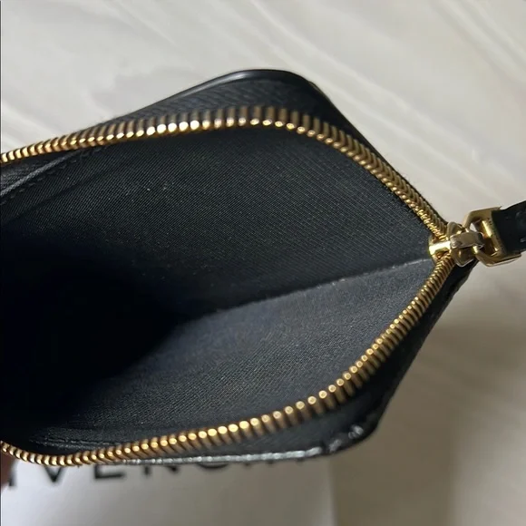 SOLD🌸 Givenchy Textured Card Holder Zippy Wallet - Picture 7 of 12